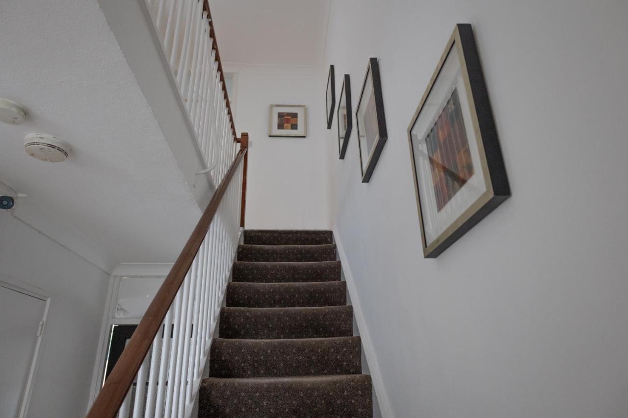 London - 4 Bed - Sleeps 8 - Garden - Pet Friendly Villa Exterior photo